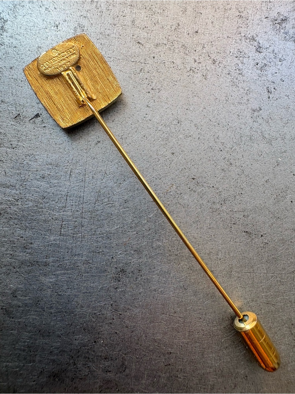 Vintage Givenchy 1977 Mother of Pearl Stick Pin Gold Tone Signed Paris NY - Picture 6 of 6